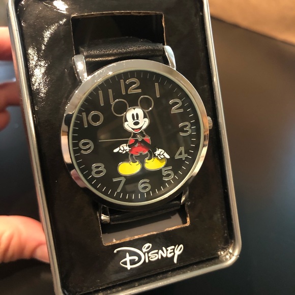 ❌SOLD❌ New! Men’s Style Disney Wrist Watch - Picture 2 of 7